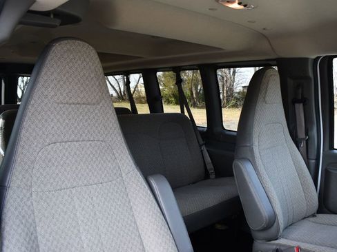 Used 2022 Chevrolet Express 3500 LS image 34