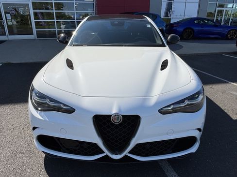 Used 2024 Alfa Romeo Giulia Quadrifoglio RWD image 15