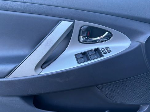 Used 2010 Toyota Camry SE image 12