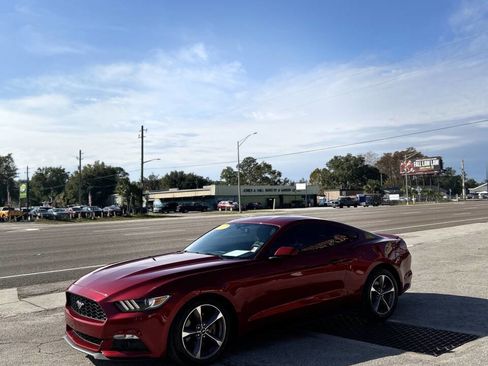 Used 2017 Ford Mustang Coupe image 11