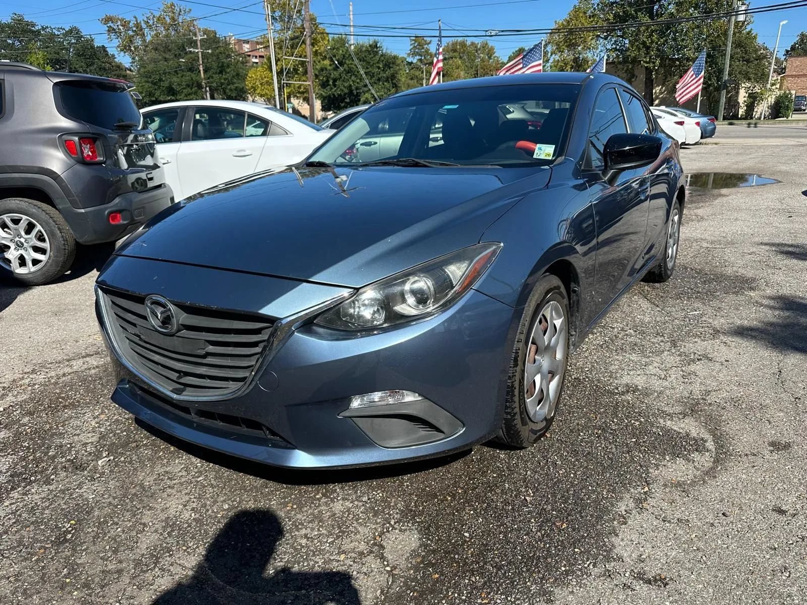 Used 2015 MAZDA MAZDA3 i SV FWD image 2
