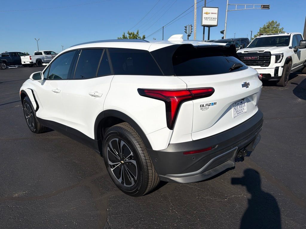 Used 2025 Chevrolet Blazer EV LT w/ Super Cruise Package AWD/4WD image 6