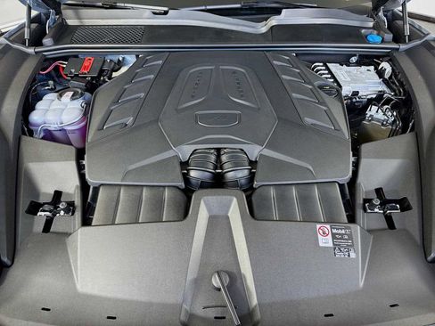 New 2025 Porsche Cayenne GTS image 32