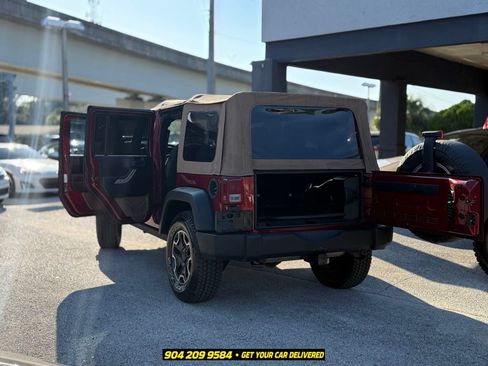 Used 2013 Jeep Wrangler Unlimited Rubicon w/ Connectivity Group AWD/4WD image 26