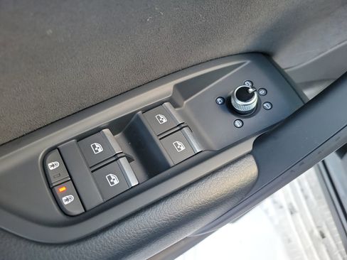 Used 2022 Audi SQ5 Premium image 18