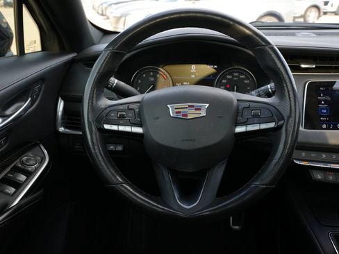 Used 2022 Cadillac XT4 Sport FWD image 11