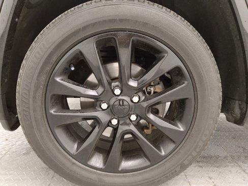 Used 2019 Jeep Grand Cherokee Altitude image 31