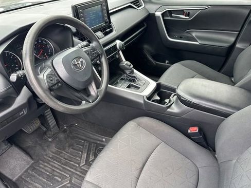 Certified 2021 Toyota RAV4 XLE w/ Convenience Package FWD image 12