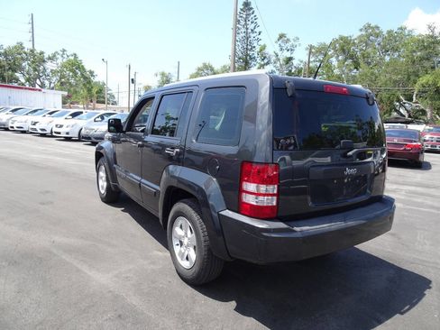 Used 2011 Jeep Liberty Sport image 10