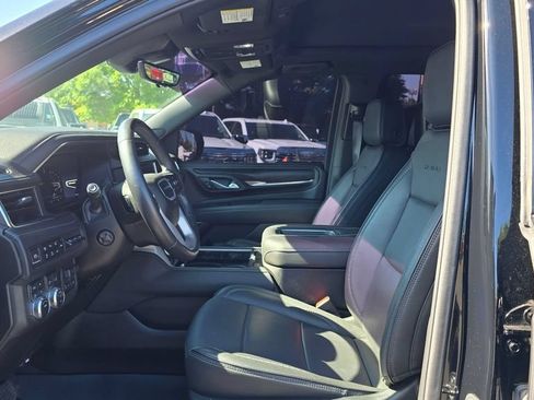 Used 2024 GMC Yukon Denali w/ Advanced Technology Package AWD/4WD image 21