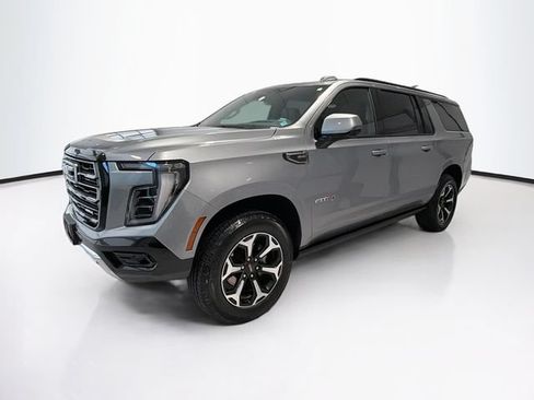 Used 2025 GMC Yukon XL AT4 w/ AT4 Premium Package AWD/4WD image 3