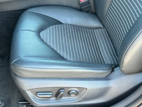 Used 2022 Toyota Camry SE FWD image 29