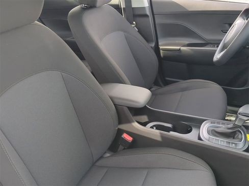 New 2026 Hyundai Kona SE image 10