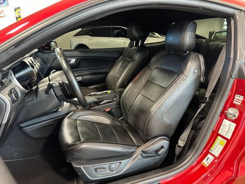 Used 2022 Ford Mustang GT Premium w/ Equipment Group 401A RWD image 12