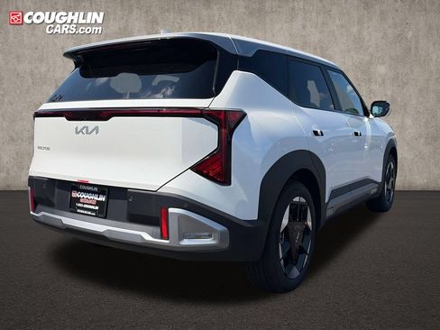 New 2027 Kia Seltos S FWD image 8