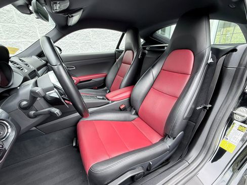 Used 2018 Porsche 718 Cayman RWD image 15
