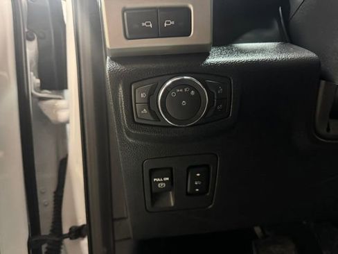 Used 2019 Ford F150 Lariat w/ Equipment Group 502A Luxury AWD/4WD image 28