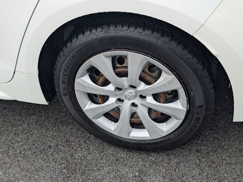 Used 2020 Toyota Corolla LE FWD image 21