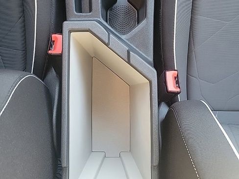 Certified 2025 Volkswagen Jetta Sport image 11