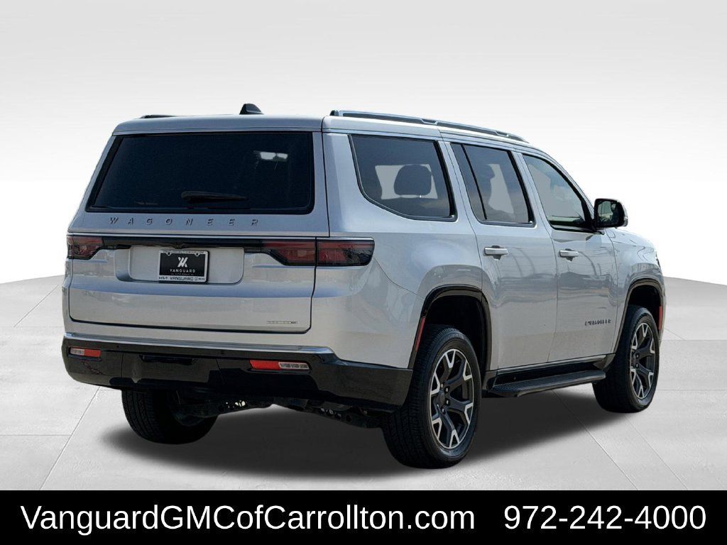 Used 2024 Jeep Wagoneer Series III AWD/4WD image 9
