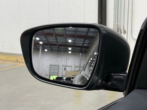 Used 2023 Nissan Murano SV image 41