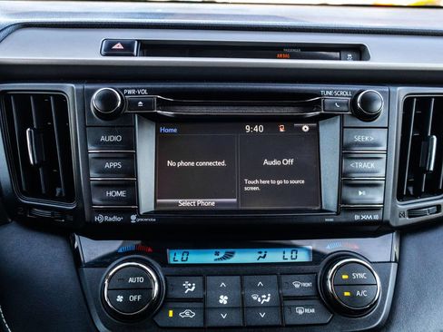 Used 2016 Toyota RAV4 XLE FWD image 26