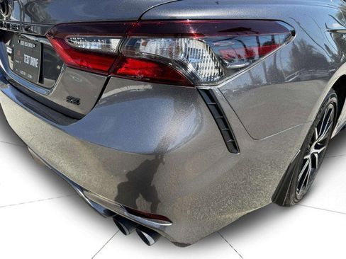 Used 2024 Toyota Camry SE image 16