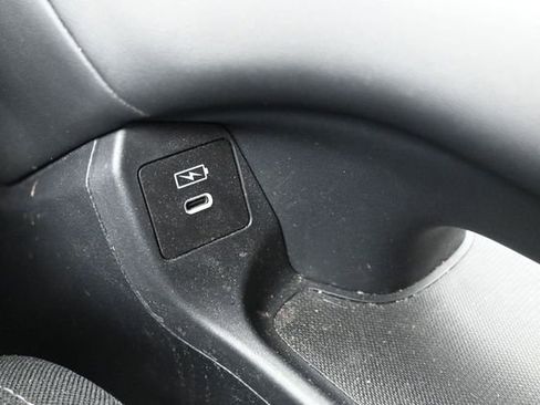 Used 2025 Honda HR-V LX image 31