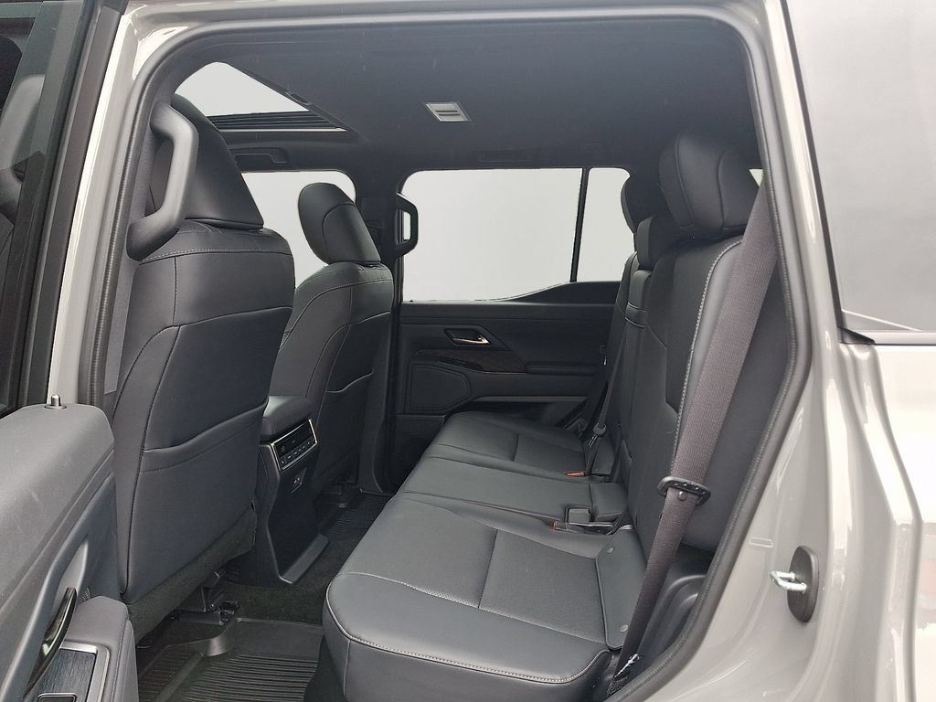 Used 2024 Lexus GX 550 w/ Accessory Package (2T) AWD/4WD image 8