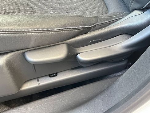 Used 2025 Buick Encore GX Preferred image 23