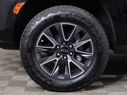 Used 2021 Chevrolet Tahoe Z71 w/ Luxury Package AWD/4WD image 26