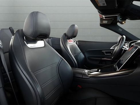 Used 2022 Mercedes-Benz SL 55 AMG 4MATIC image 26