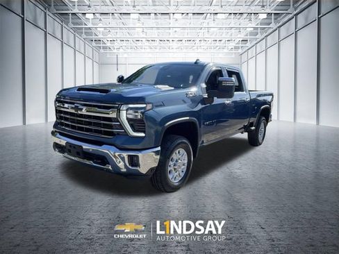 Used 2025 Chevrolet Silverado 3500 LTZ w/ LTZ Plus Package AWD/4WD image 4
