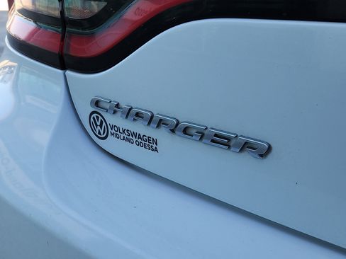 Used 2022 Dodge Charger SXT image 10