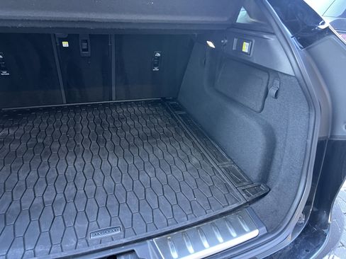 Certified 2025 Jaguar F-PACE R-Dynamic S image 37