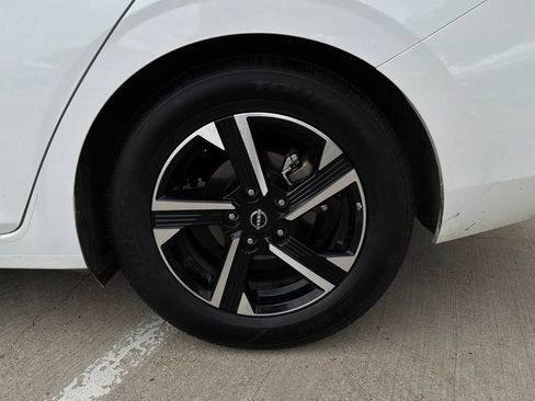 Used 2025 Nissan Sentra SV FWD image 9