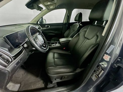 Used 2024 Kia Sorento S image 13