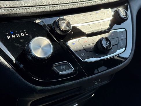 New 2026 Chrysler Pacifica Select image 25