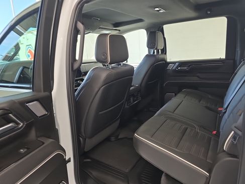 Used 2024 GMC Sierra 2500 AT4X image 33