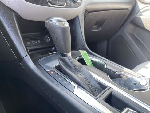 Used 2021 Chevrolet Equinox Premier FWD image 32