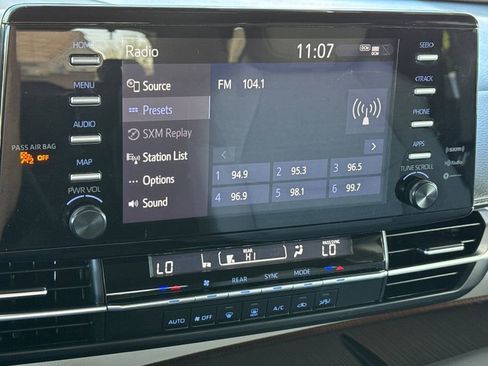 Used 2024 Toyota Sienna LE image 28