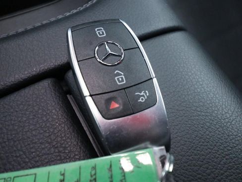 Used 2022 Mercedes-Benz GLE 350 4MATIC SUV image 25