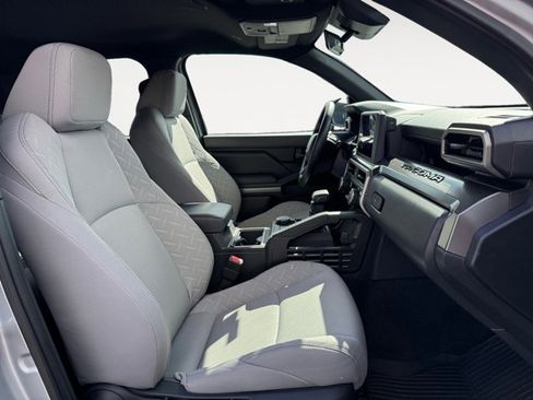 Certified 2025 Toyota Tacoma SR5 AWD/4WD image 18