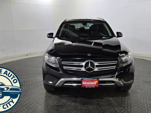 Used 2019 Mercedes-Benz GLC 300 4MATIC w/ Premium Package image 2