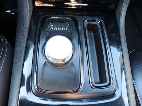 Used 2022 Chrysler 300 S w/ Comfort Group RWD image 43