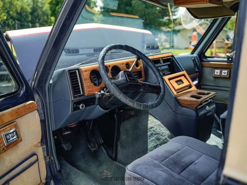 Used 1988 Chevrolet G20 RWD image 24