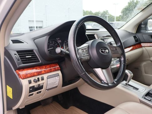 Used 2011 Subaru Outback 2.5i Limited w/ PWR Moonroof Pkg AWD/4WD image 19