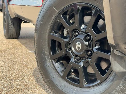 Used 2021 Toyota Tundra SR5 w/ SX Package RWD image 2