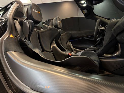 Used 2022 McLaren 765LT RWD image 20