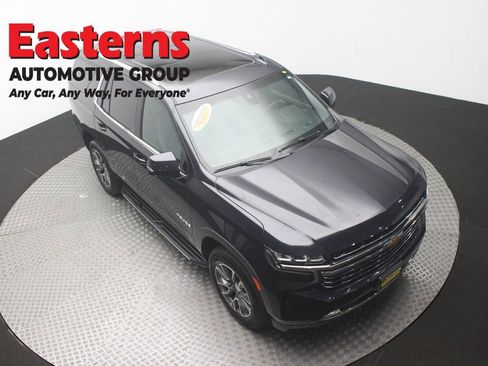 Used 2022 Chevrolet Tahoe LT w/ Luxury Package AWD/4WD image 3